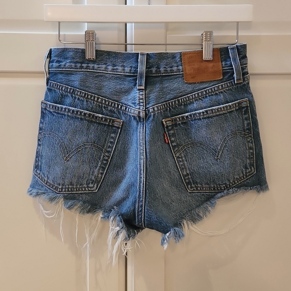 Levi's 501 jeans shorts W24 - Picture 2 of 4